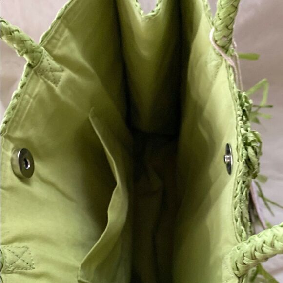 Green Woven Tote Bag made from paper green - Picture 3 of 6